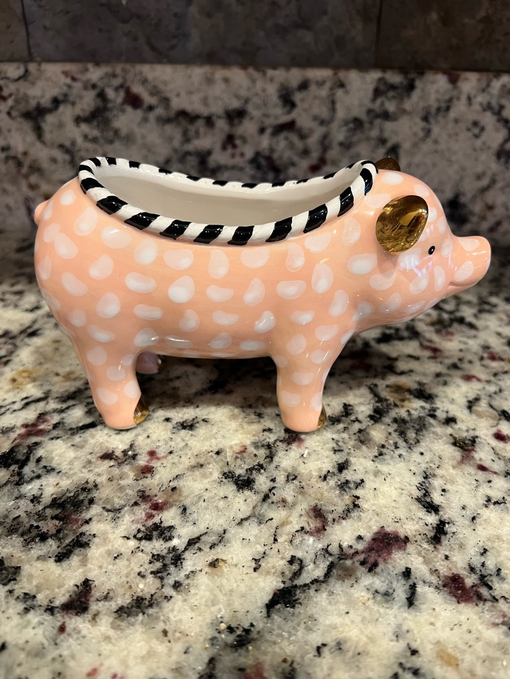 MacKenzie-Childs Pig Planter. Pink w/ White polka dots. RETIRED - HTF! 6x4” EUC.